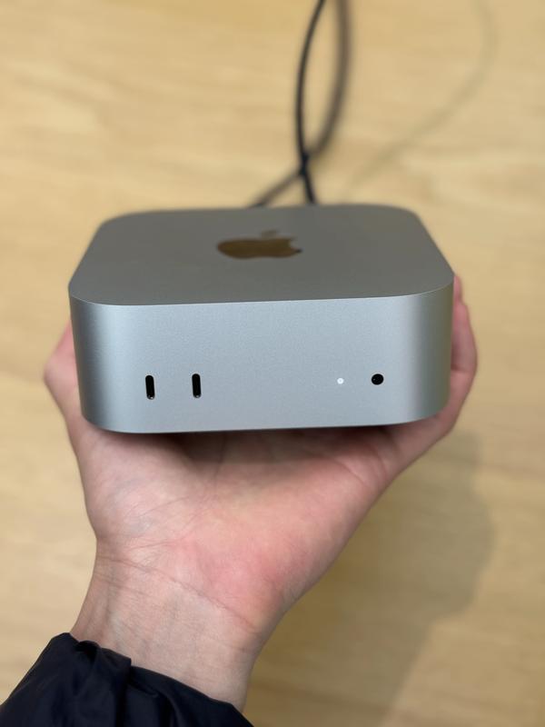 MAC mini M4芯片32G+256能跑大模型吗？