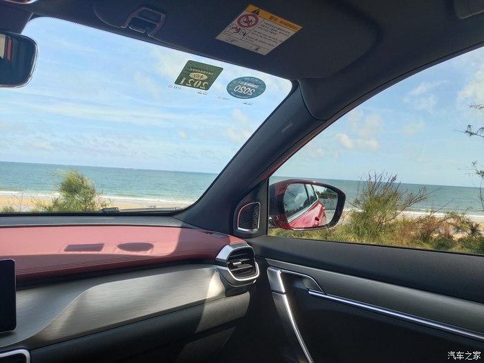 副驾驶角度大海,我来啦海天一色嶙峋的礁石浪花滚滚与海亲近礁石上的