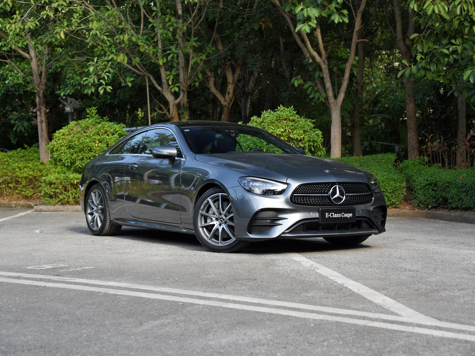 新款奔驰e级轿跑车敞篷版正式上市进口方式引入更年轻运动