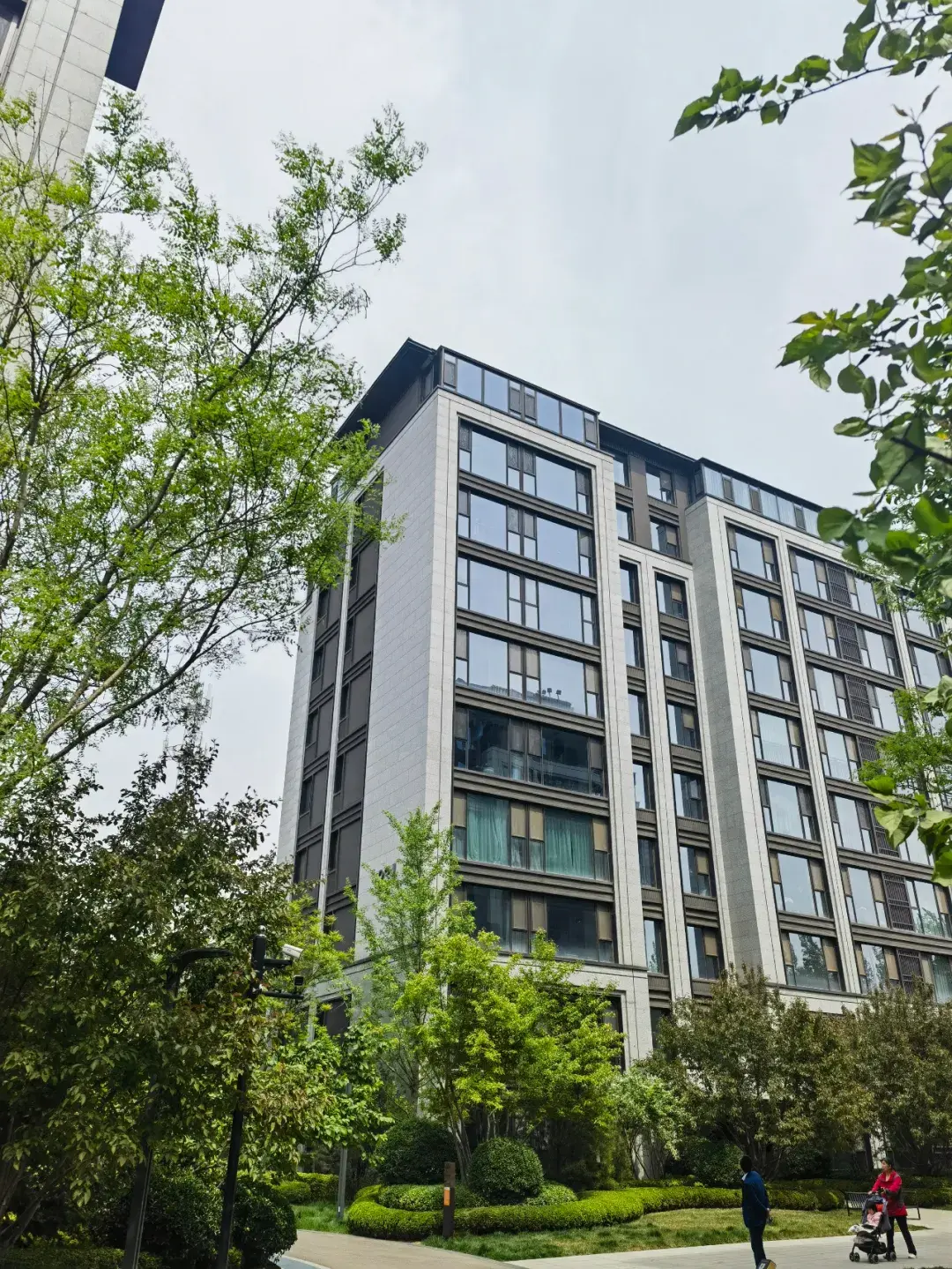 8,整体2.5,但融创和荣盛一样,洋房和高层地块是完