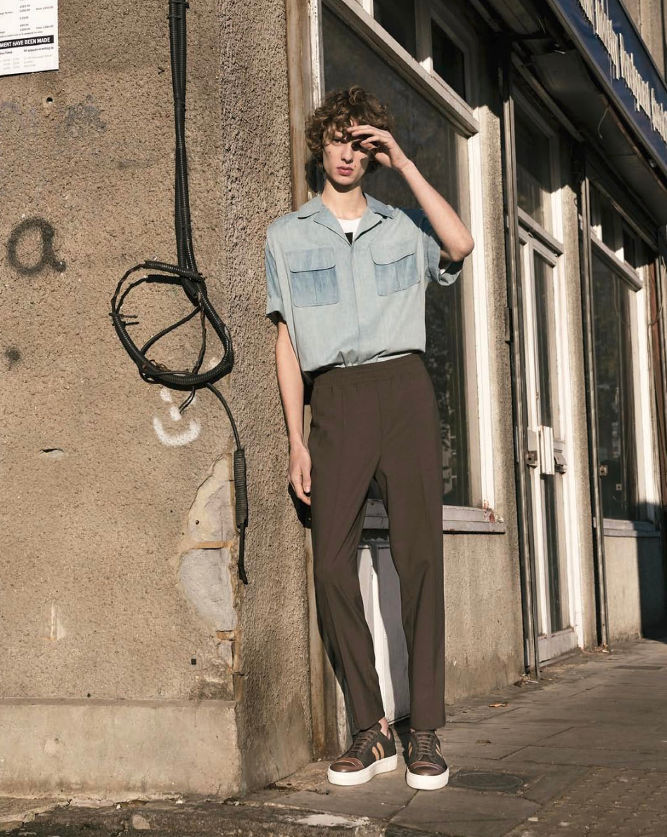 哦对了,连蕾哈娜也是他的迷妹哦~除了t台,leon dame的爱好大概就是