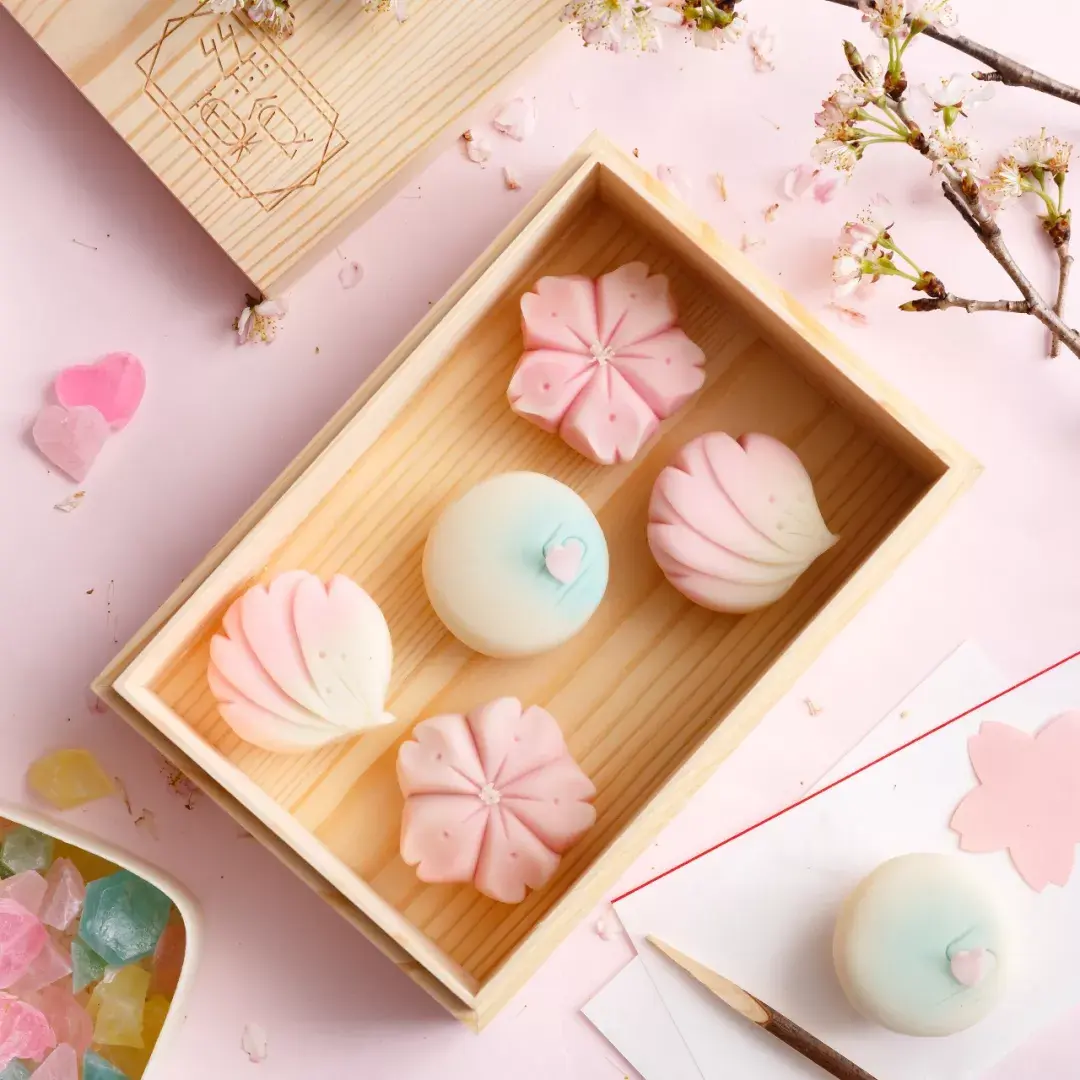 艺术品般的樱花和果子1秒攻陷你的粉色少女心