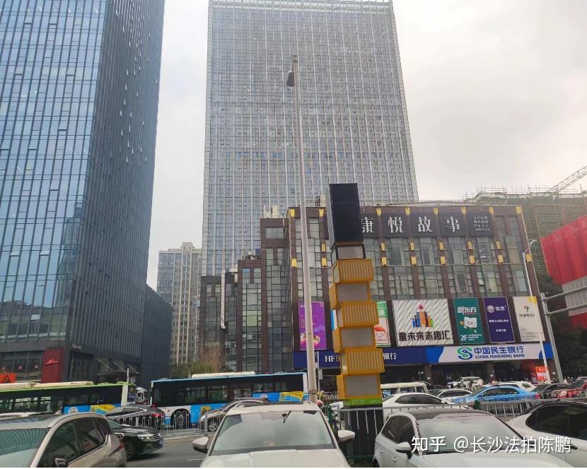 双地铁上盖写字楼5900法拍一整层1400余平