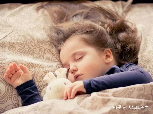 午觉睡多久才合适?为什么有的人睡午觉会越睡越困? - 知乎