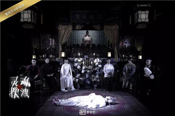 穿越文学巨匠的内心世界：《雨果的诗》揭示「光与影」的哲学交织 (穿越文学巨匠小说推荐)