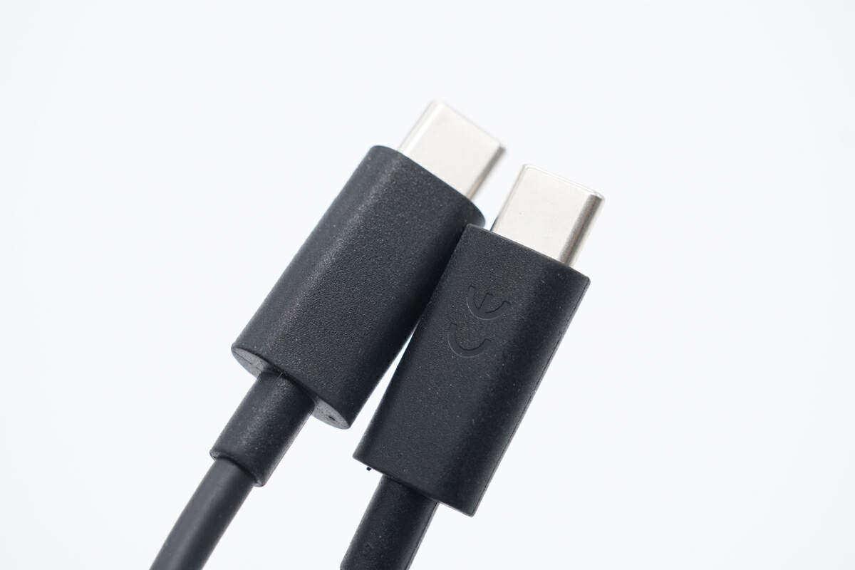 moto usb-c数据线外观