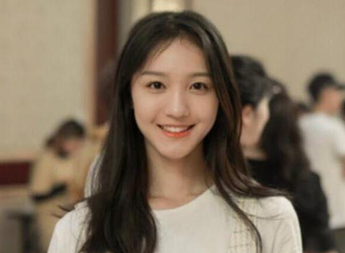 芒果tv签约演员刘露大闹火车站她可能是典型的双相障碍患者