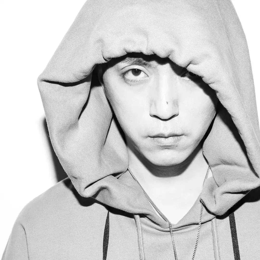 jonyj我会为了新的拼个够也不会忘了旧的陪我拼