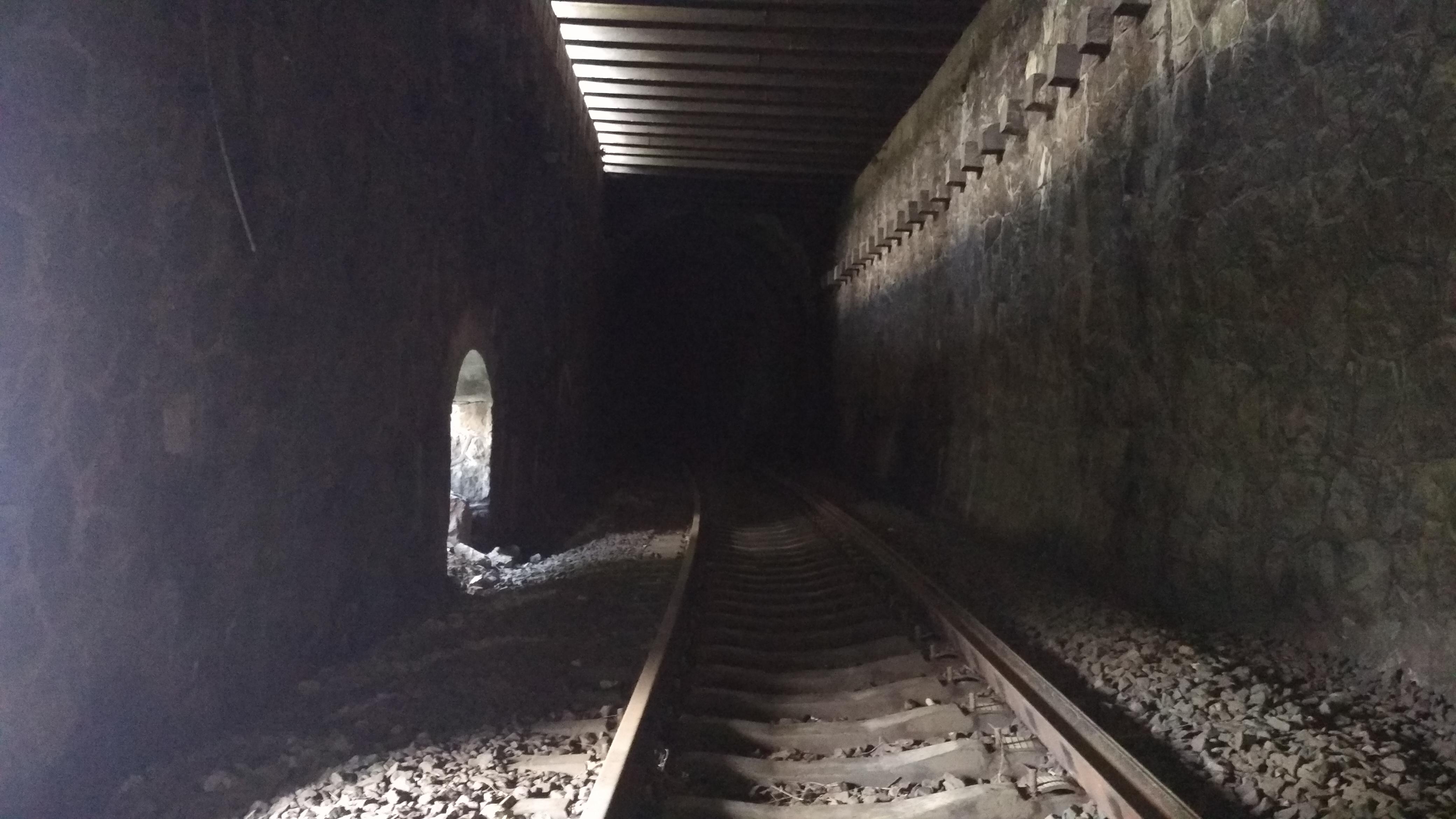 【宝成铁路废弃段2】5·12之殇——109隧道 - 知乎