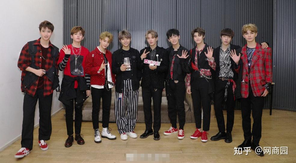 宣布正式出道,2020年10月6日,unine组合在发出毕业合照后正式解散