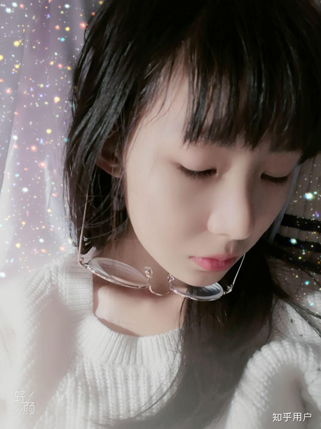 到二十多岁还有婴儿肥是什么体验?