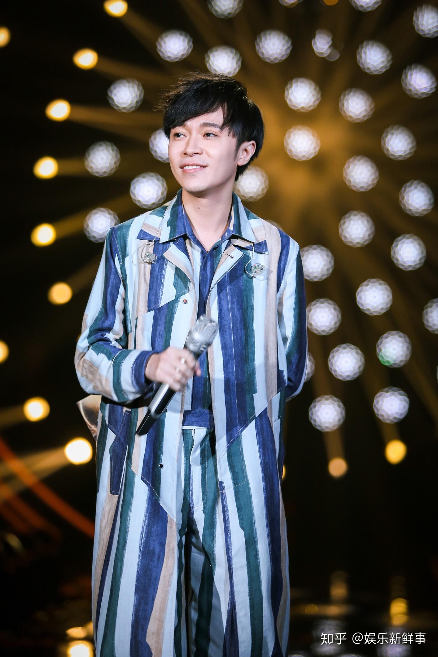 吴青峰《歌手》2019第十三期大声公再出场 - 知乎
