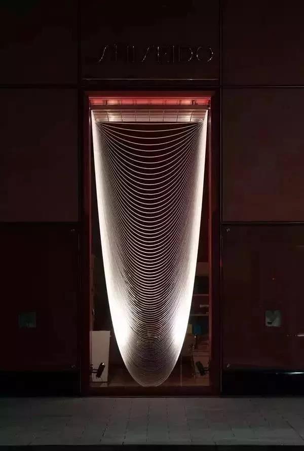 资生堂 - 新年橱窗设计今天小编就将为大家介绍那些科技感十