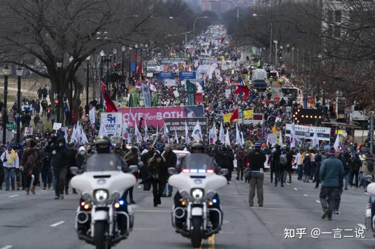 美数十万人游行 抗议特朗普政府移民政策|特朗普|游行|示威游行_新浪新闻