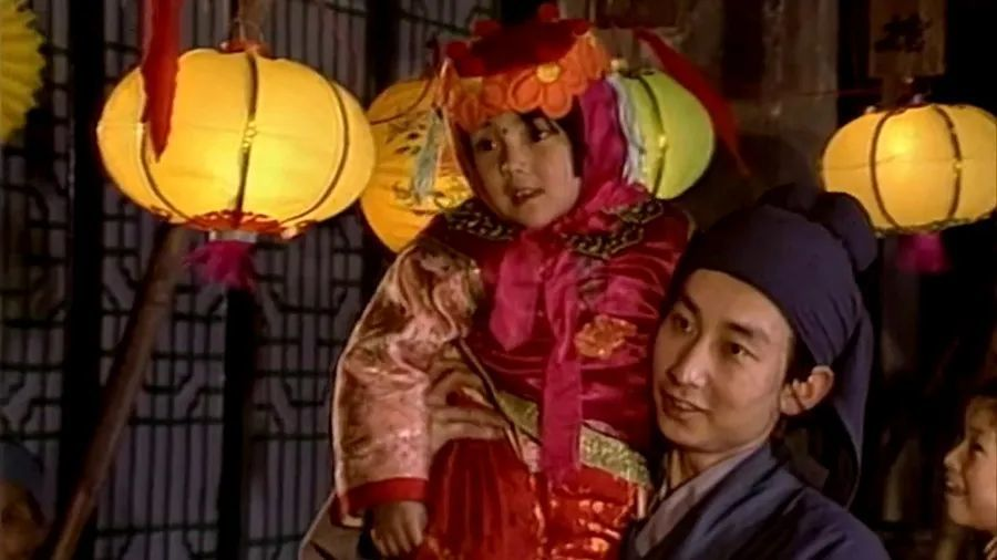 身份:甄士隐家仆人谐音:祸起霍启在《红楼梦》中的出场:霍启抱着英莲