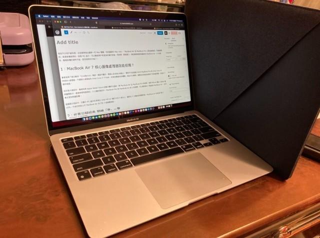 视频达到了16小时20分钟,比搭载英特尔芯片的macbook air多了5个小时