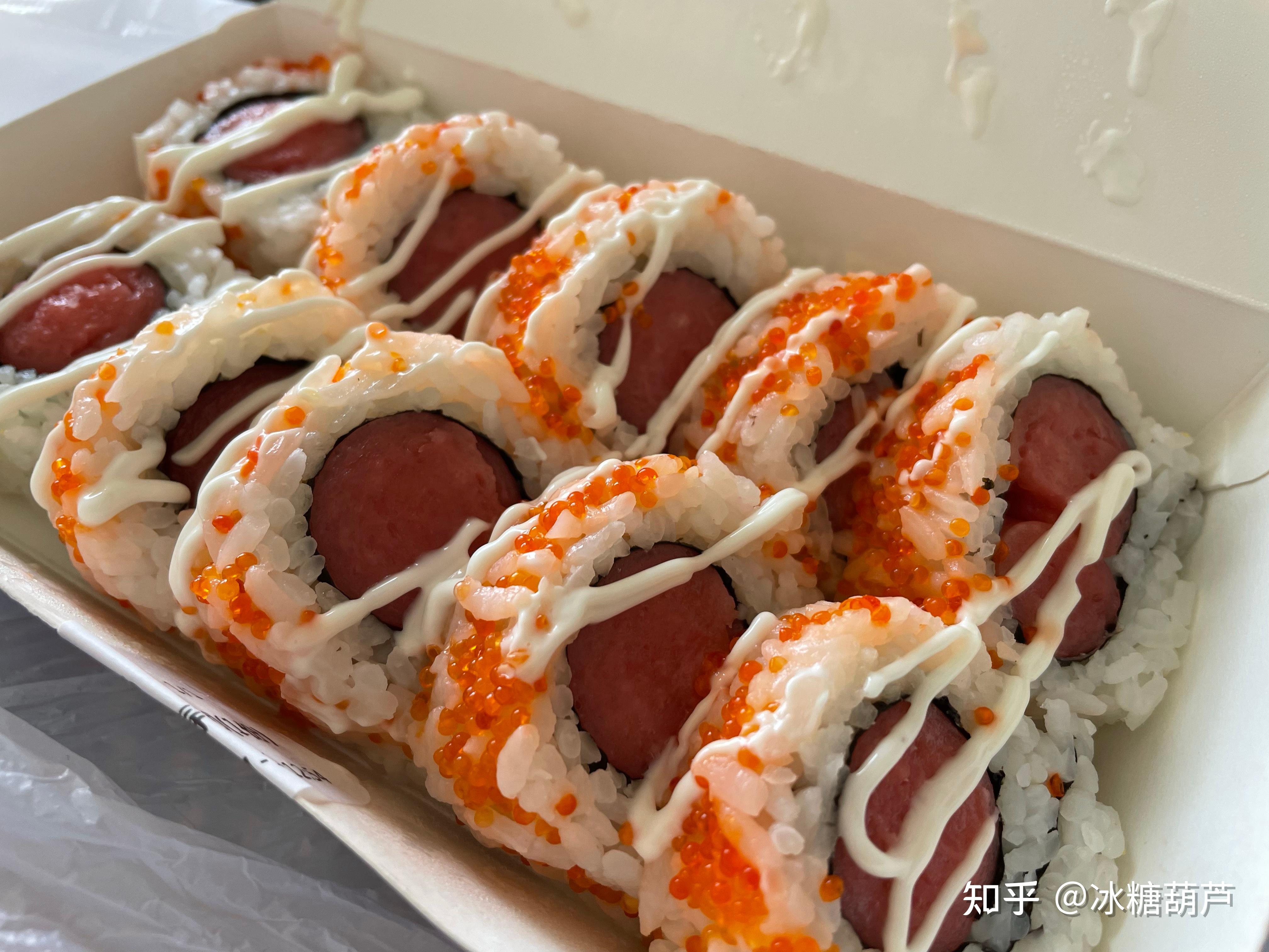 然后去取了一盒寿司,里面是热狗,深得我心的一家寿司小店2022.7.