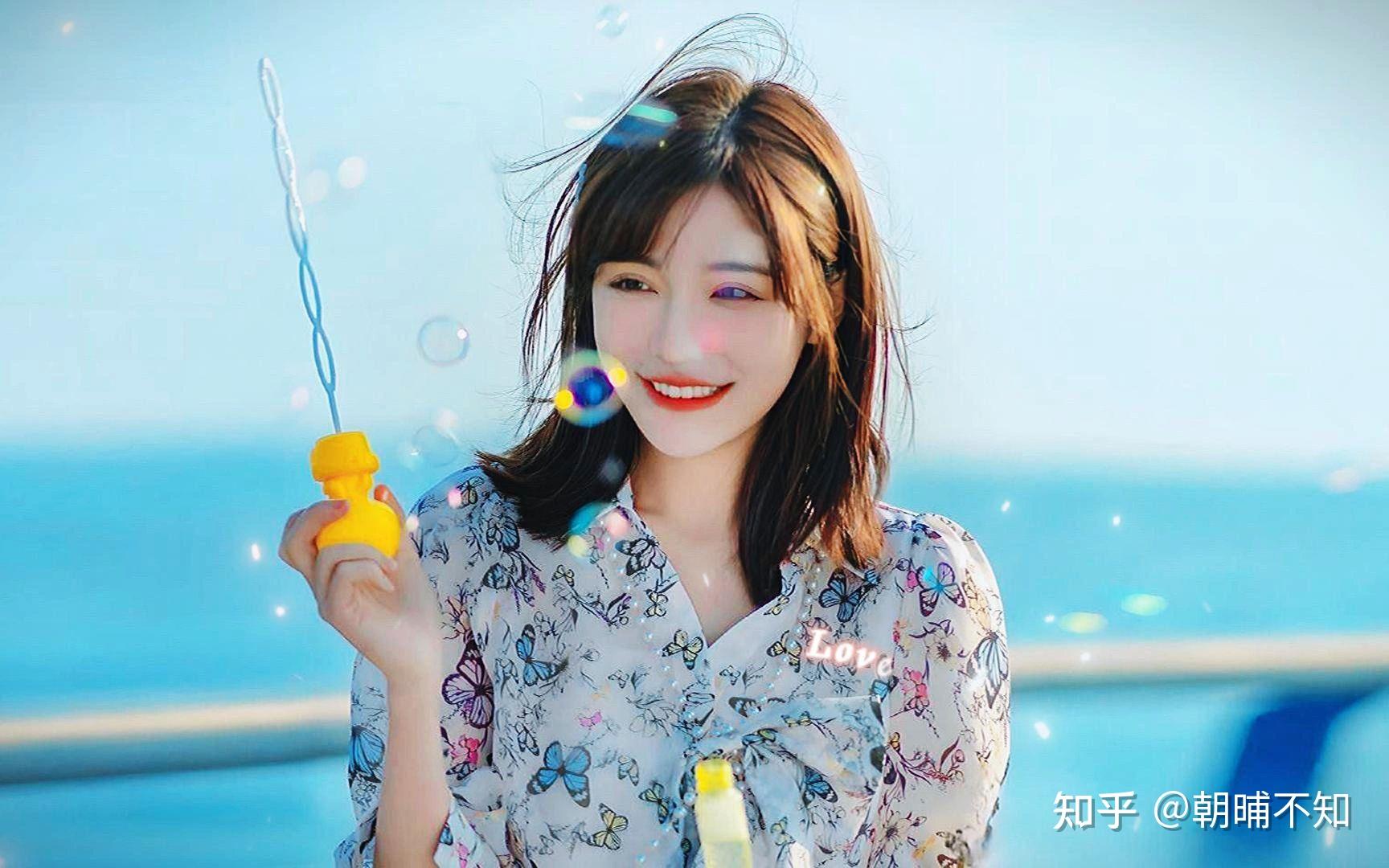 高中就想当演员,高中毕业考入华东政法大学,中途退学转考中央戏剧学院
