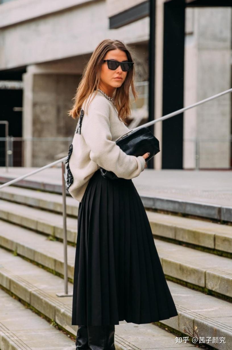 如何调整我们就要把a型身材的比例问题,不协调感,从服装搭配上调整为