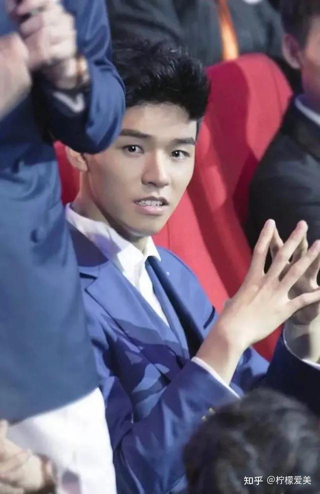 龚俊走红前旧照被扒地包天的他如何逆袭古装男神