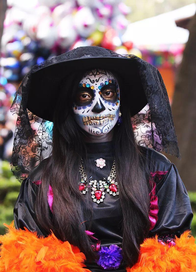 墨西哥亡灵节 | 用狂欢纪念死亡