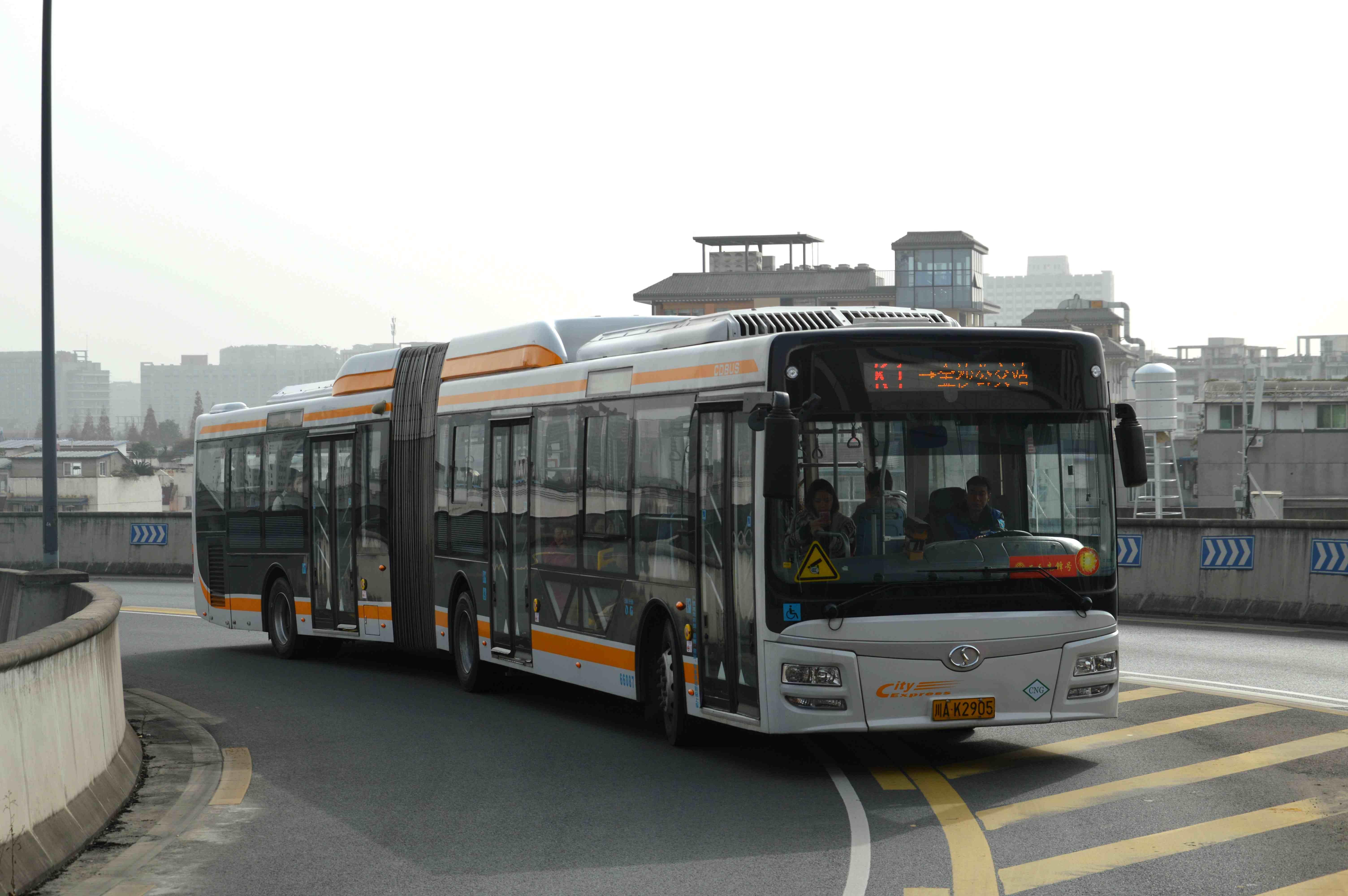 (难怪都开这么慢……)也就是说,一名跑k1的司机,在白天跑一圈k1,再跑