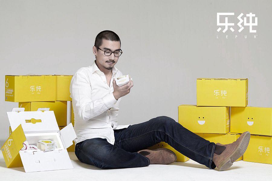 这个过程中,刘丹尼做的事情实质上是给了消费者对酸奶用料的知情权,把