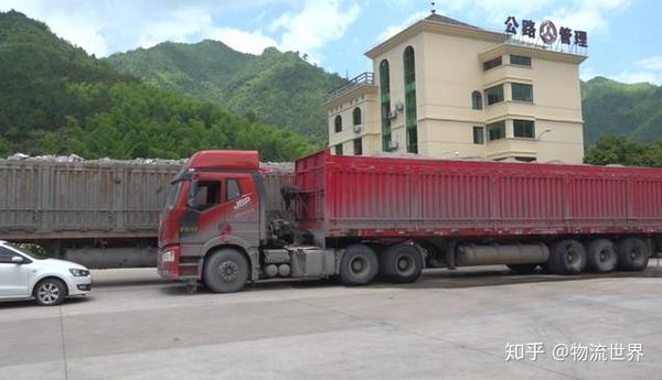 貨車超重被查車主棄車而逃超載有多嚴重