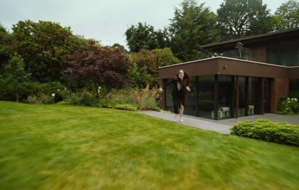 《拯救地球》石头姐这部R级科幻片太癫了！