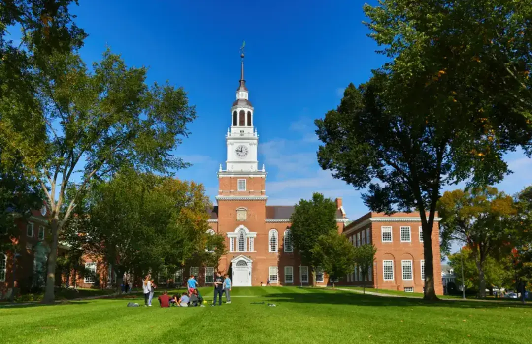 福布斯公布「最盛产亿万富翁」的12所美国大学,跟家喻户晓的大佬做