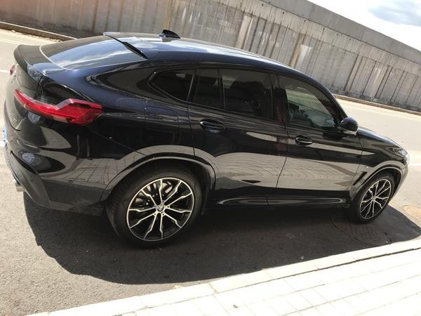 2020款宝马x4 xdrive30i 运动套装炭黑外摩卡内,魅力的绽放