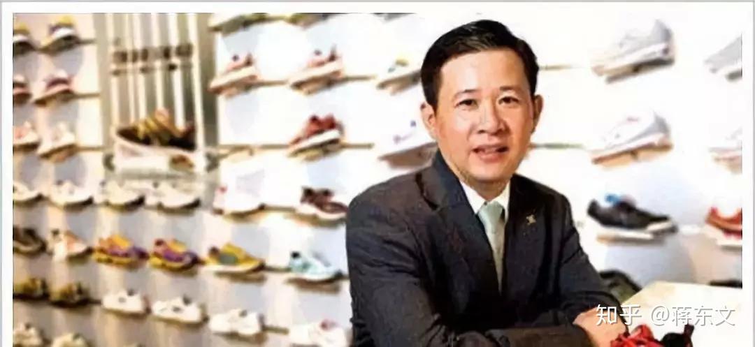 361°的创始人叫丁建通,曾是福建晋江一个普通的农民.