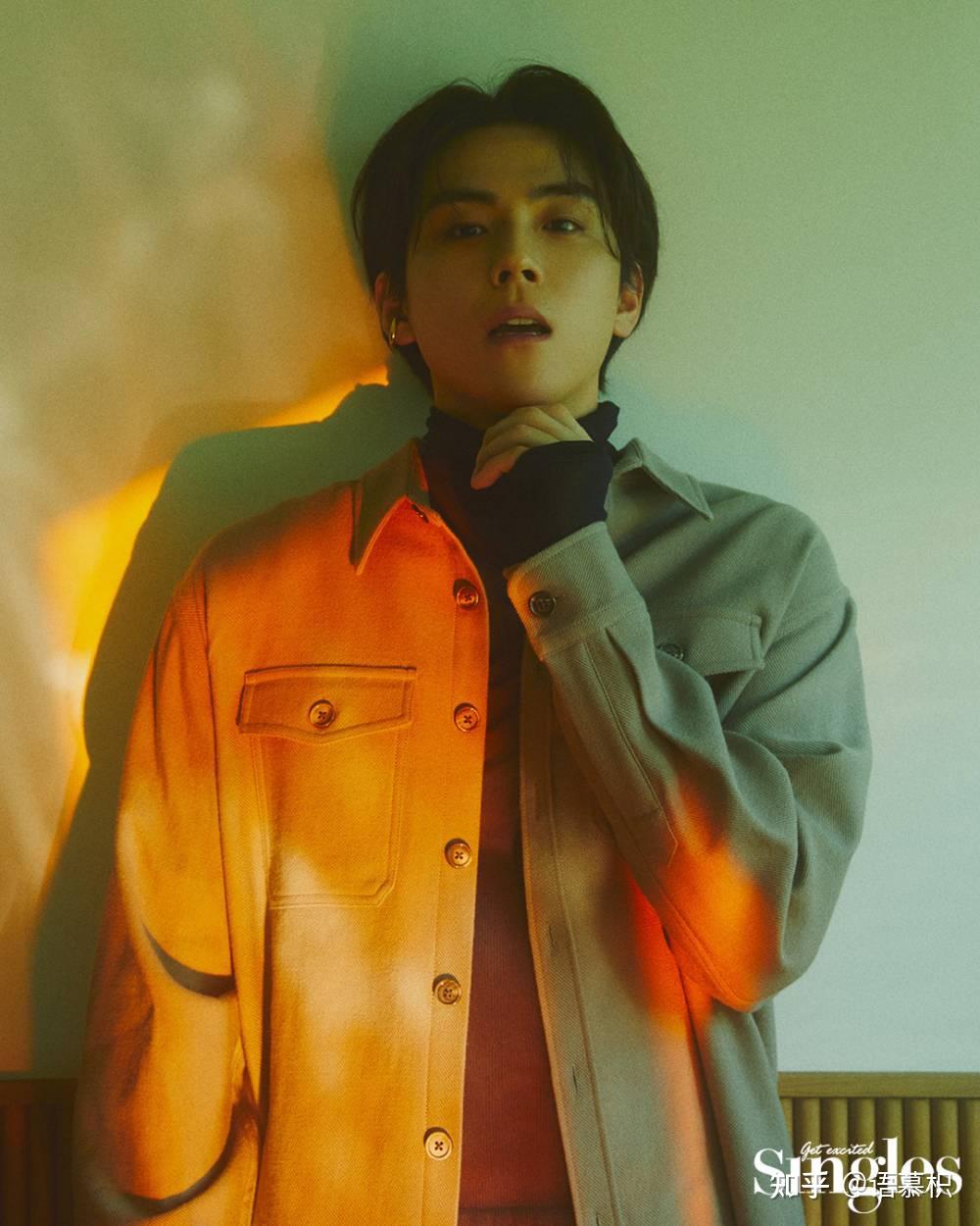 金度勋摘下眼镜秒变型男,透露自己边上大学边拍戏,想演无业游民 - 知