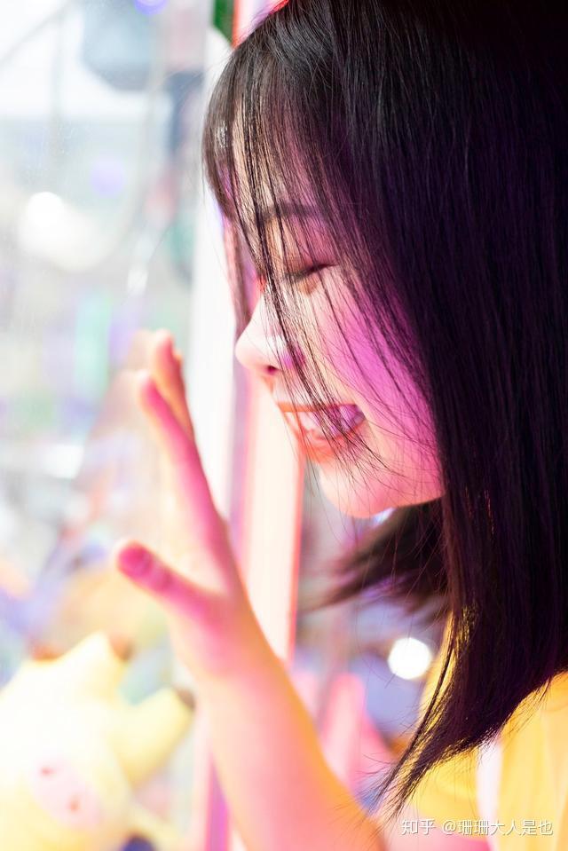 拍照如何摆动作视频教程 v2-2b0ead482dfaf69236d8162c5c51db6c_r.jpg