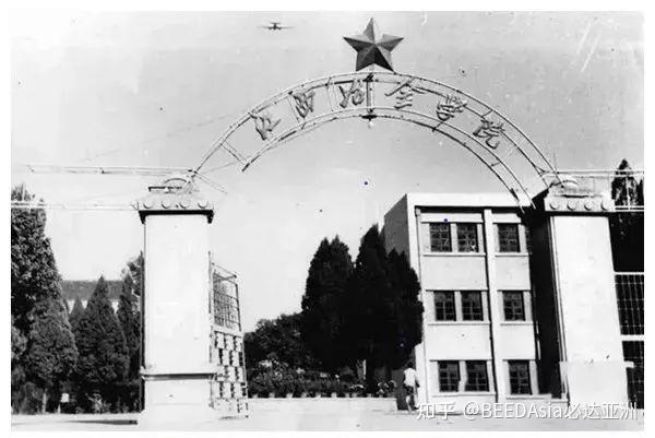 那些顶级大学的“门面”是如何设计的? - 知乎