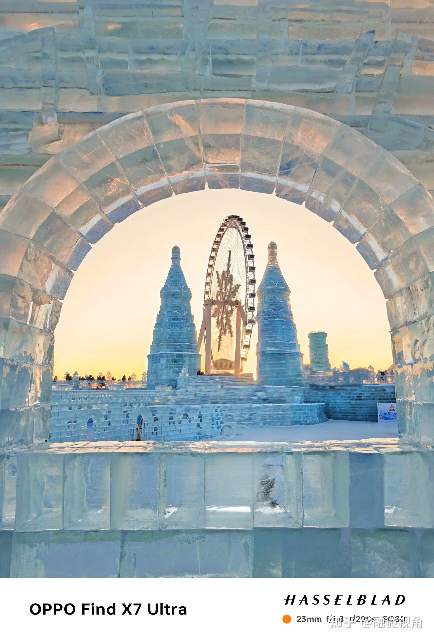 若是拍壮观的冰雕,因为人太多,构图就显得尤为重要,多利用门框作框架