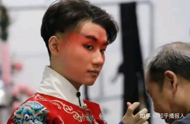 德云社再次出圈癸卯年封箱大典刷屏风头盖过央视春晚