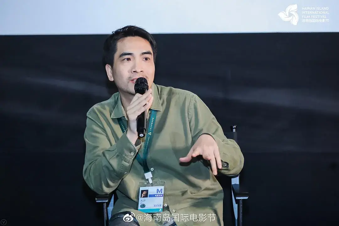 李云波笑着说:"有些臭男人,就应该被冒犯.