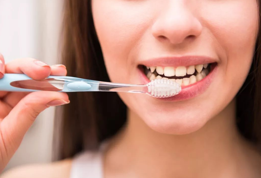 天天刷牙你真的刷对了吗口腔清洁别踩进四个误区