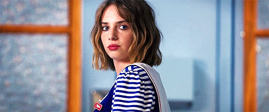 (uma thurman和ethan hawke) 短发,雀斑,湖蓝的眼睛,继承了父母的完美