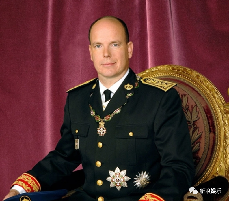 而阿尔贝二世亲王,是摩纳哥亲王兰尼埃三世的长子,母亲是知名演员