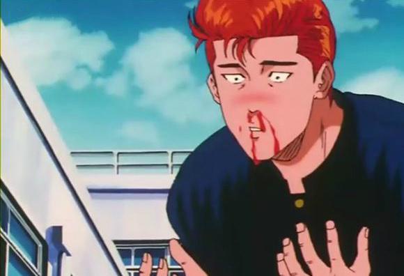 网上搜流鼻血偏方一大堆仰头举手揪耳朵小心方法不对更严重