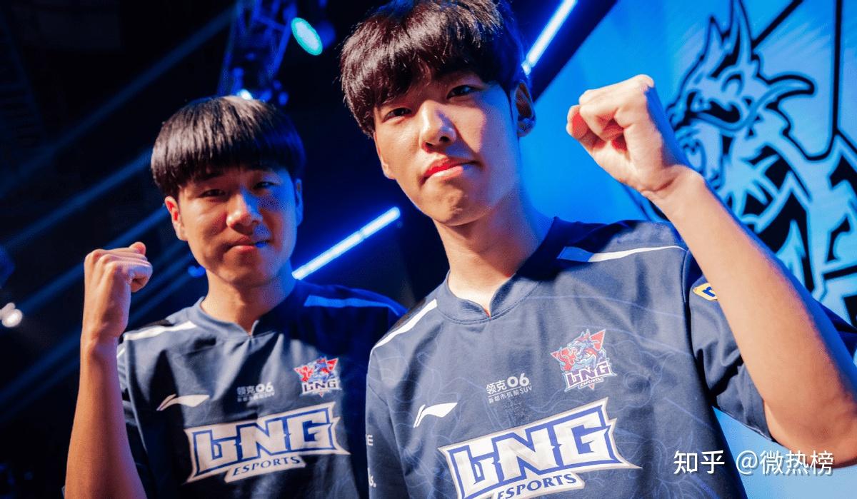 gala小学弟续约lng史森明加入重组皇族下路