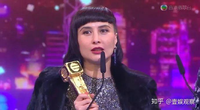 目前,何鸿燊已故原配太太梁婉华的女儿何超贤,何超雄,在家族事业中