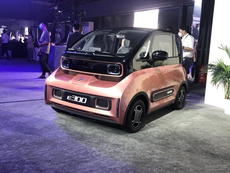 公布预售政策 新宝骏e300/e300 plus亮相