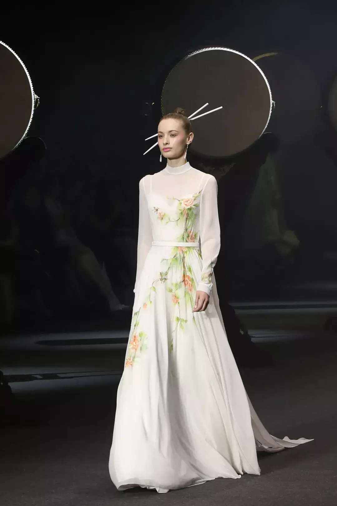 惊梦大秀烽烟四起盖娅演绎仙境造梦