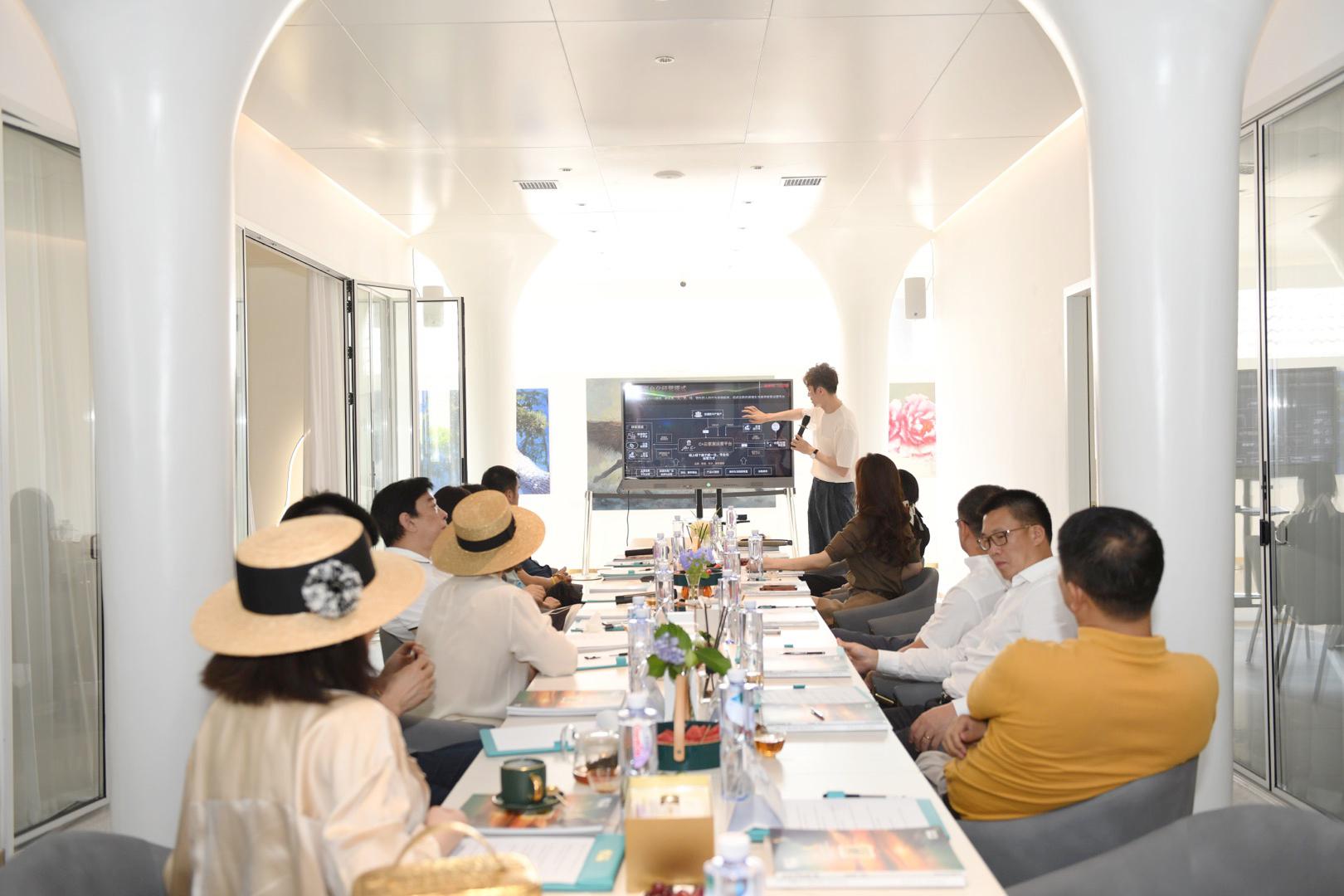 尊品私董会mrc奢品家居数字化背景下家居行业的转型