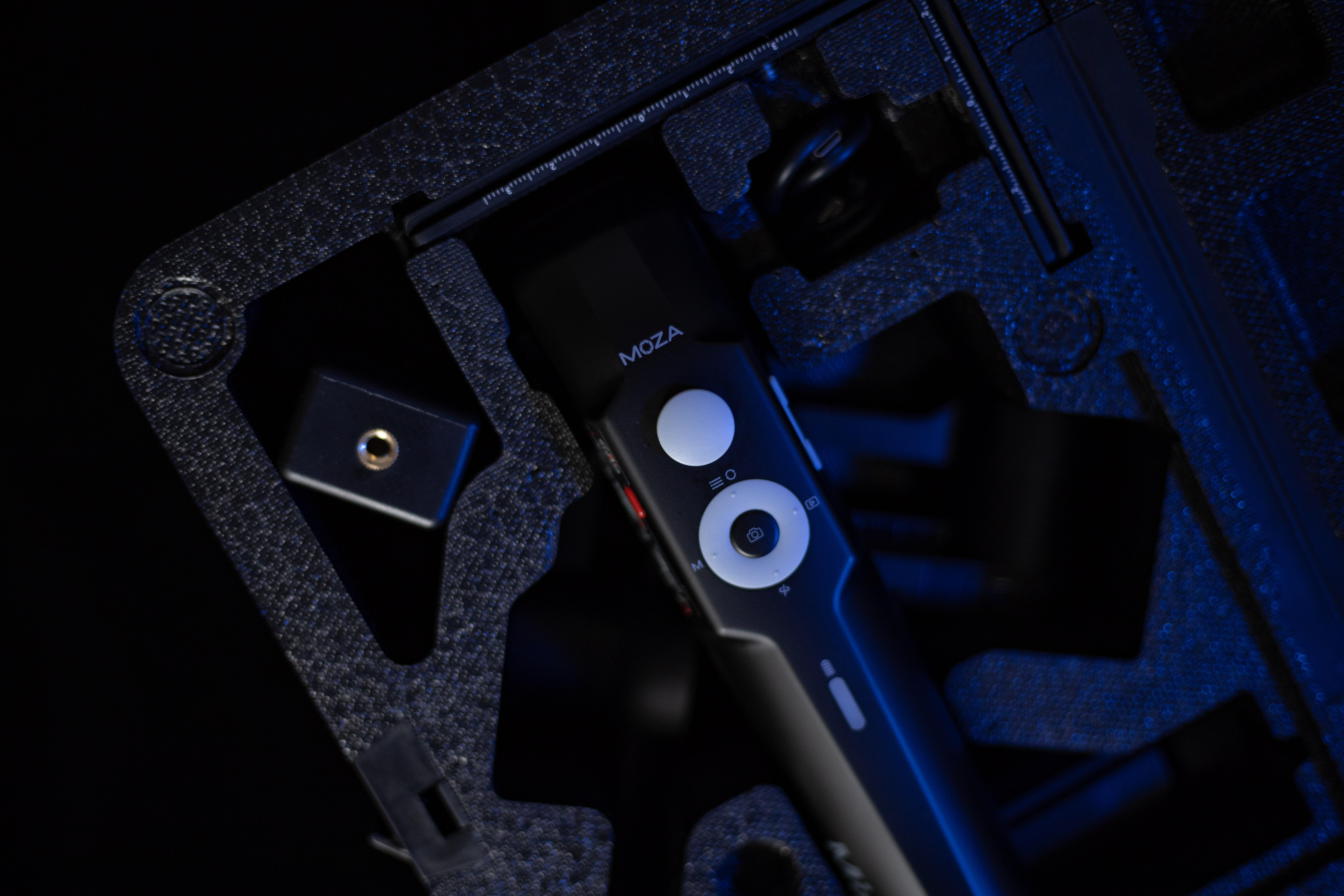 评测超轻便捷的千元级三合一跨界稳定器mozaminip魔爪