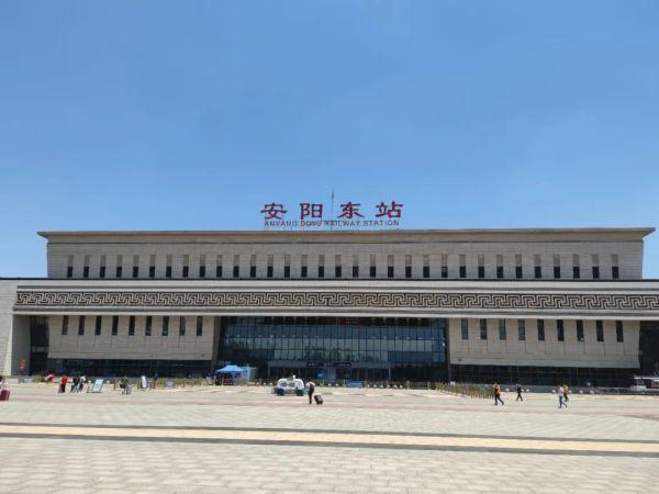 郏县站站长 王冰琪