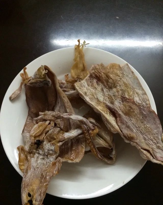 如何泡發乾魷魚教你3種泡發的辦法